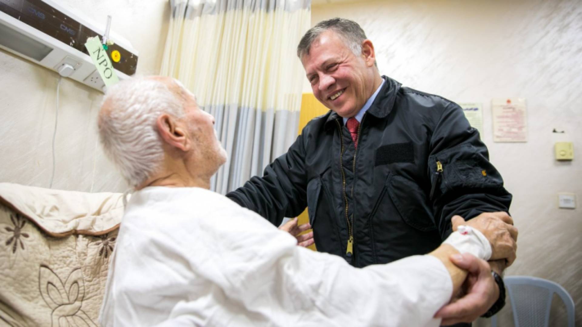 الملك يتفقد الخدمات في مدينة الحسين الطبية ويطمئن على أحوال المرضى