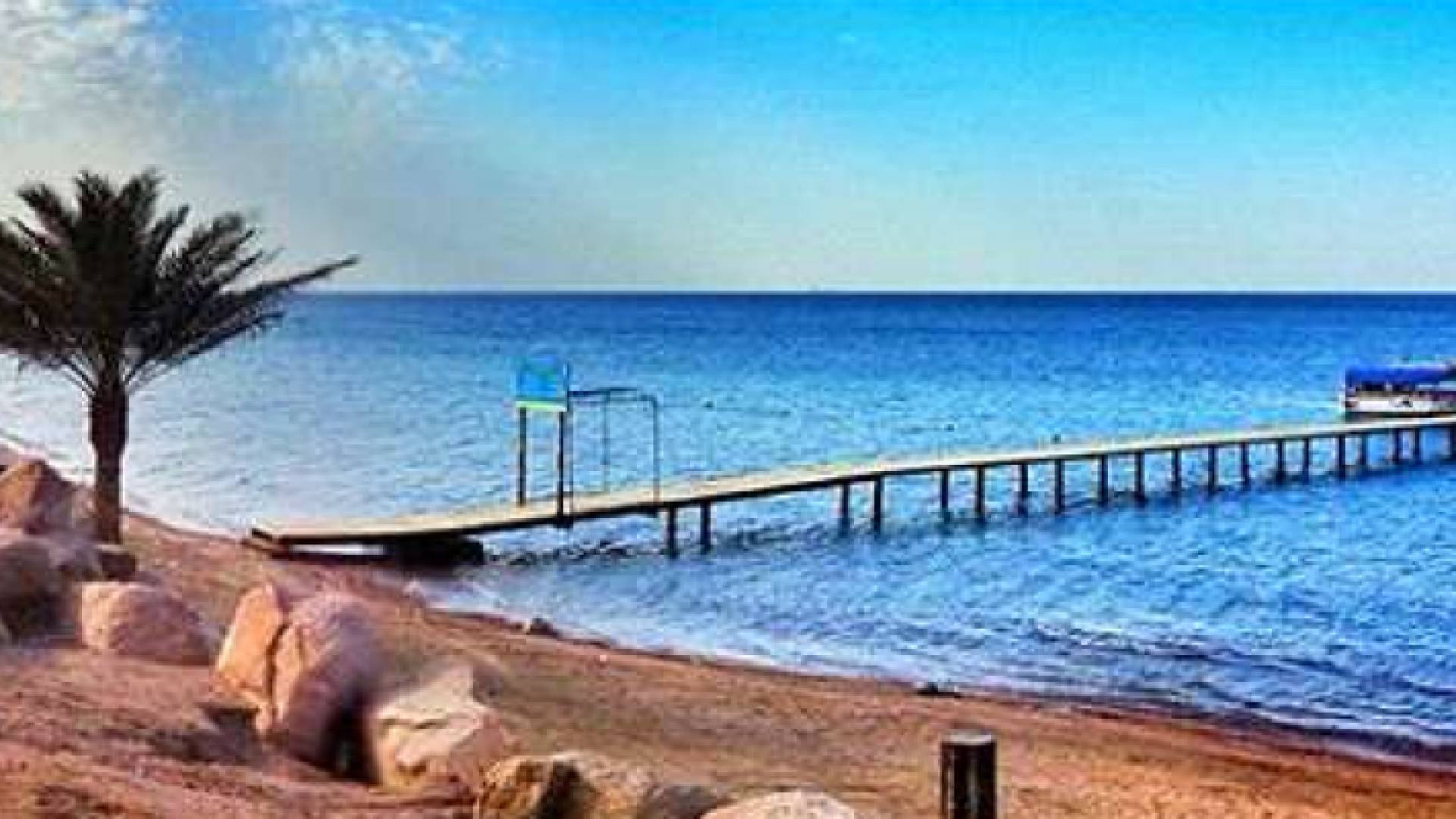 ارشيفية لأحد شواطئ العقبة