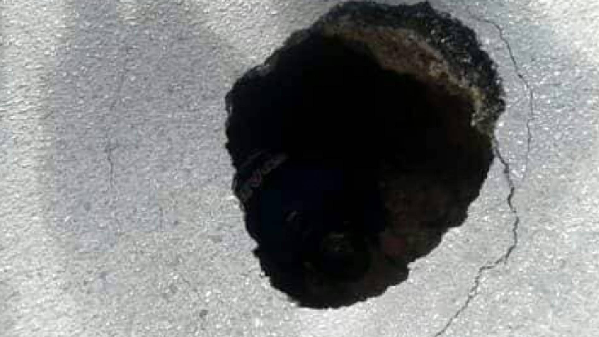 الأمطار تكشف بئر قديم بالقرب من مدرسة في اربد