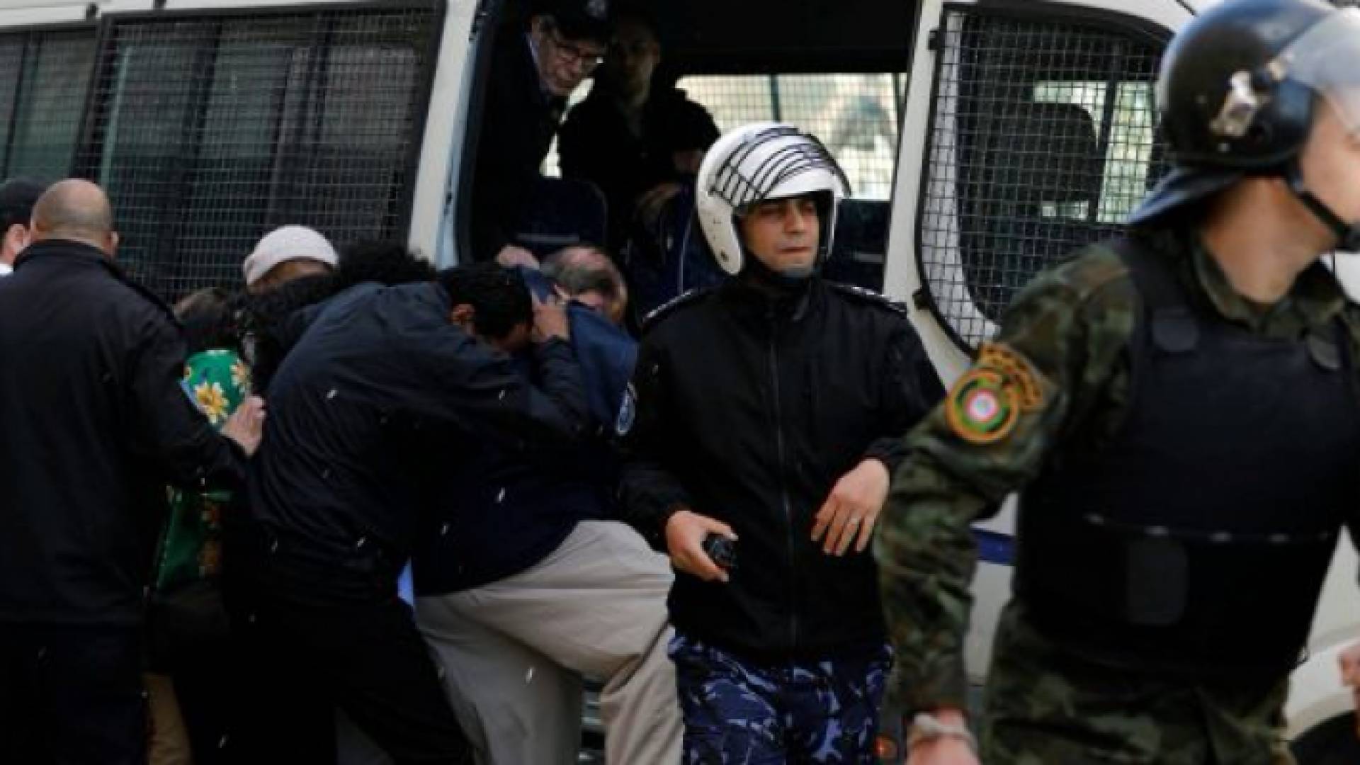 الصور من وسائل اعلام فلسطينية