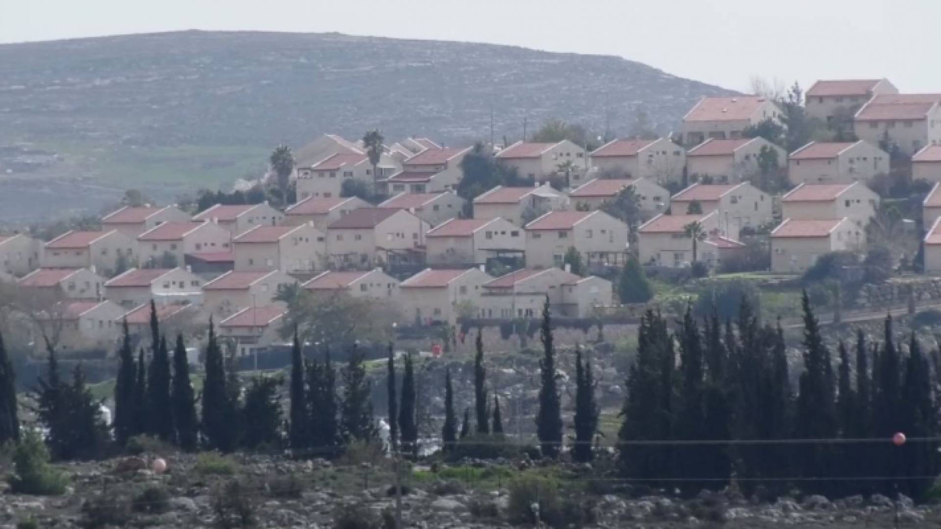 الاحتلال يمنع أصحاب أراضي مستوطنة عامونا من الوصول إلى أملاكهم