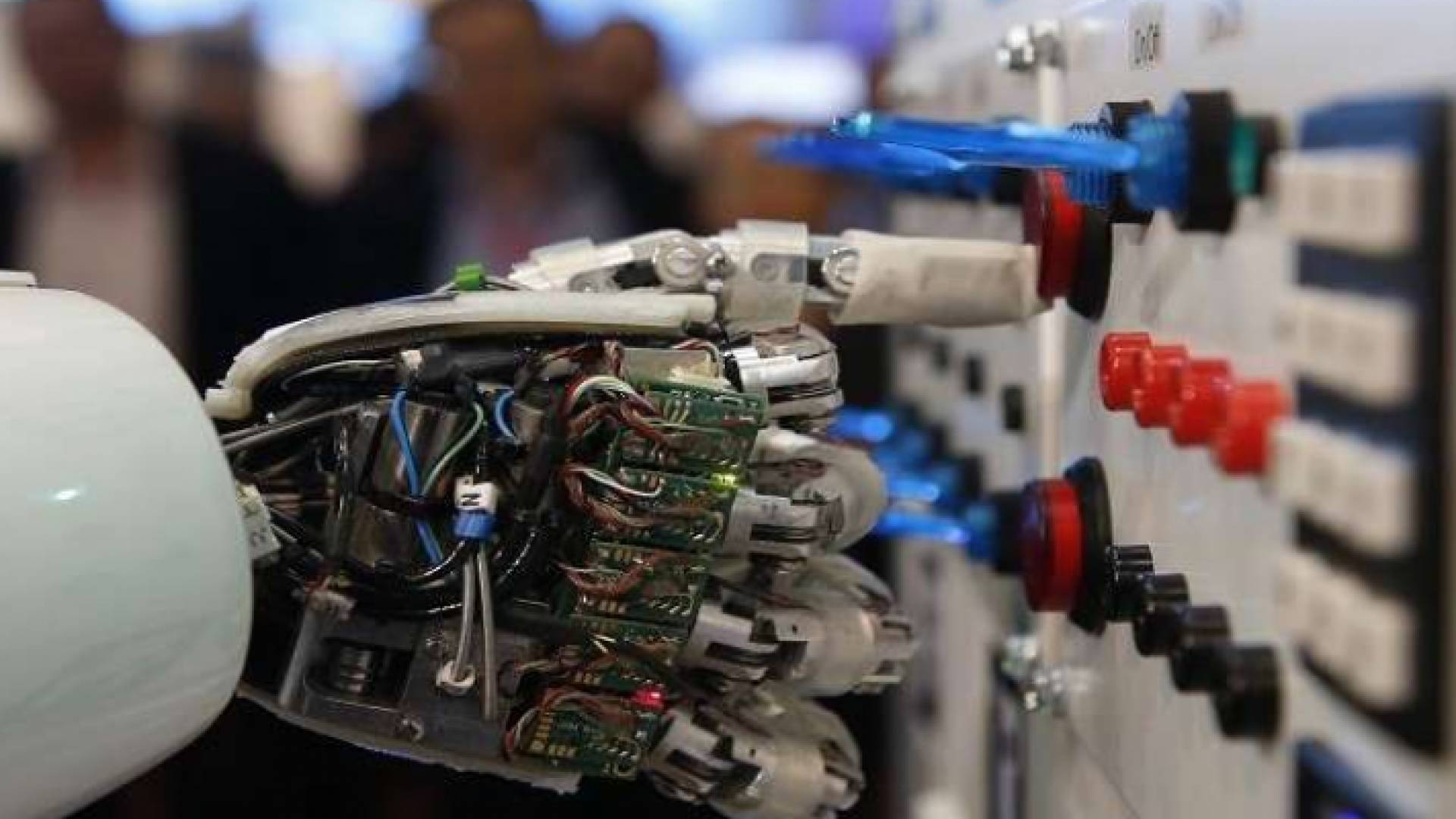 الذكاء الاصطناعي يهدد العالم أجمع بحسب الدراسة