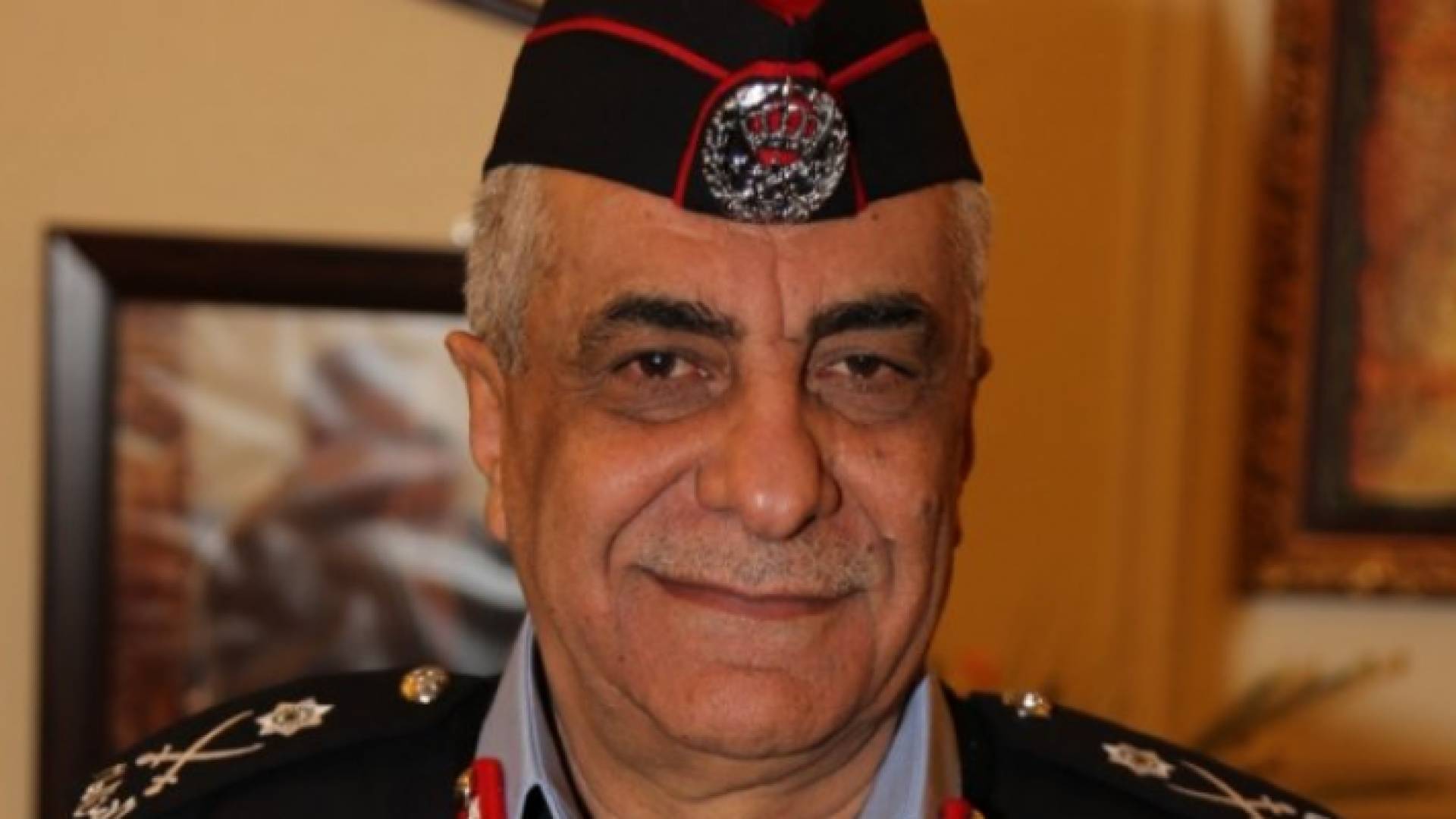 الفريق الفقيه يوجه رسالة لرفقائه بعد إحالته إلى التقاعد