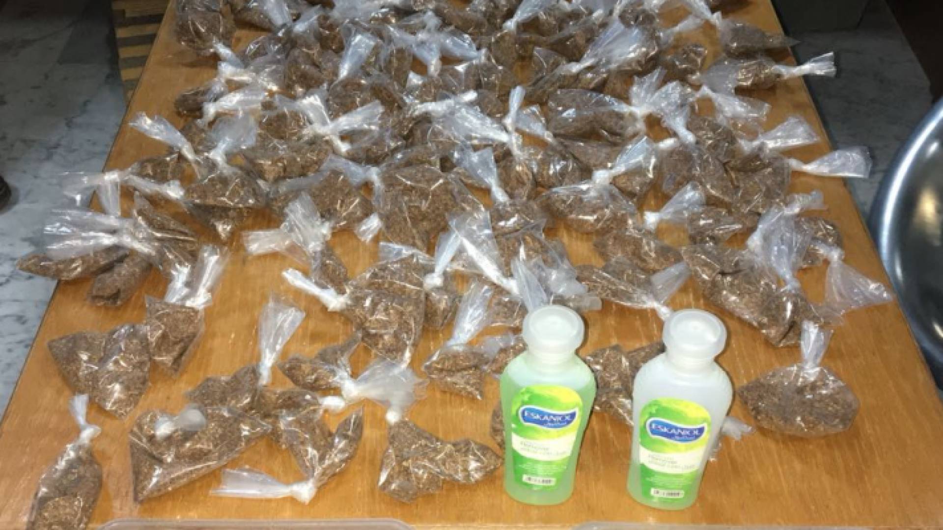 جانب من المضبوطات