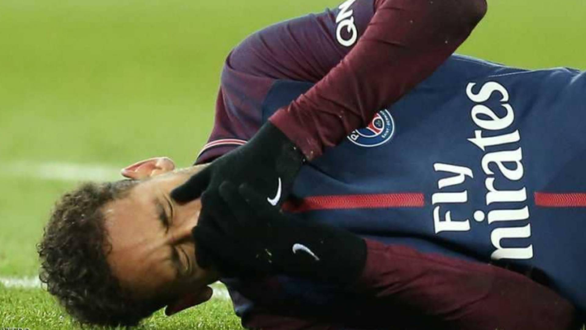 نيمار يبكي عقب اصابته