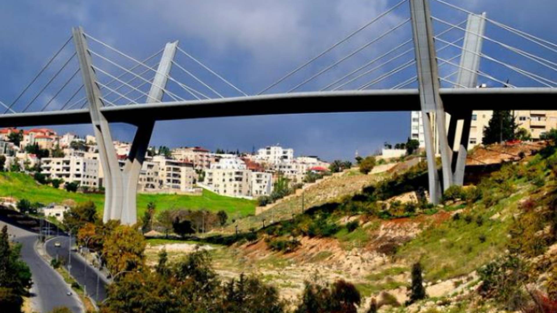 بات جسر عبدون مكانا مفضلا للمقدمين على الانتحار