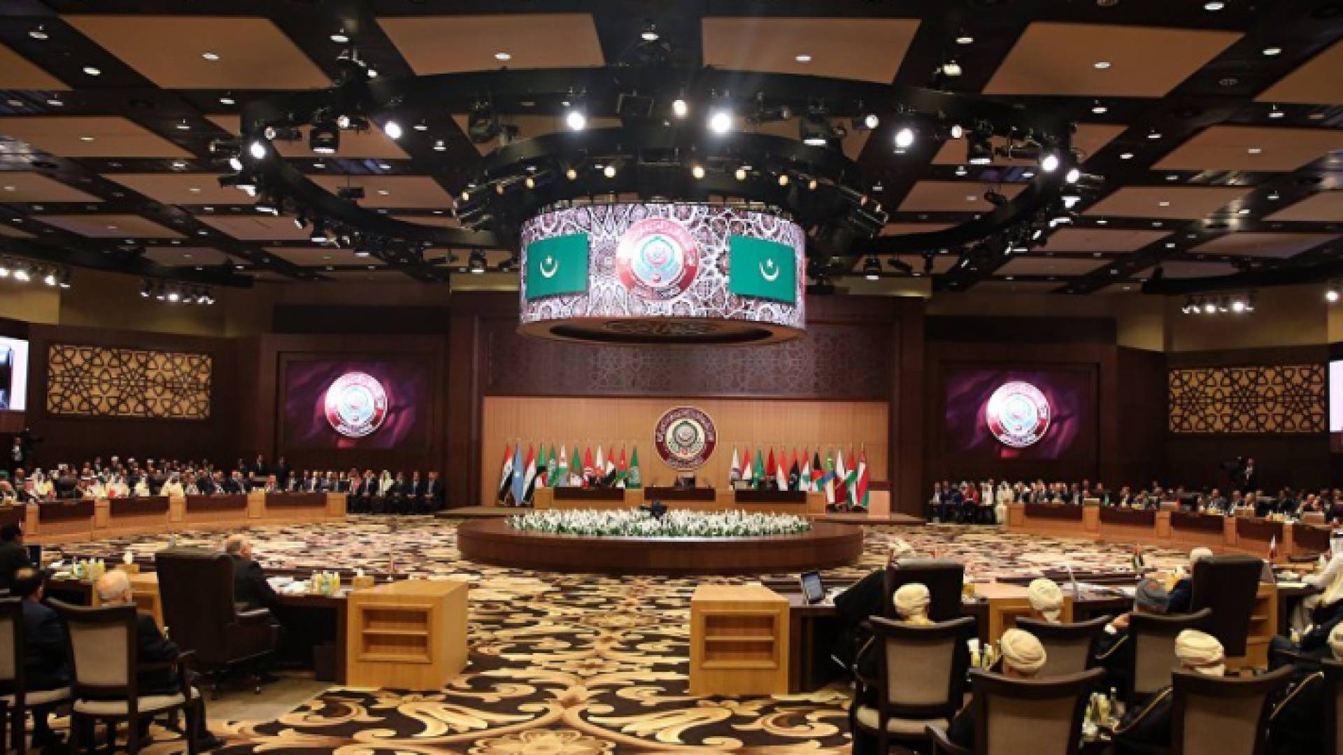 تأجيل القمة العربية بالرياض الى نيسان