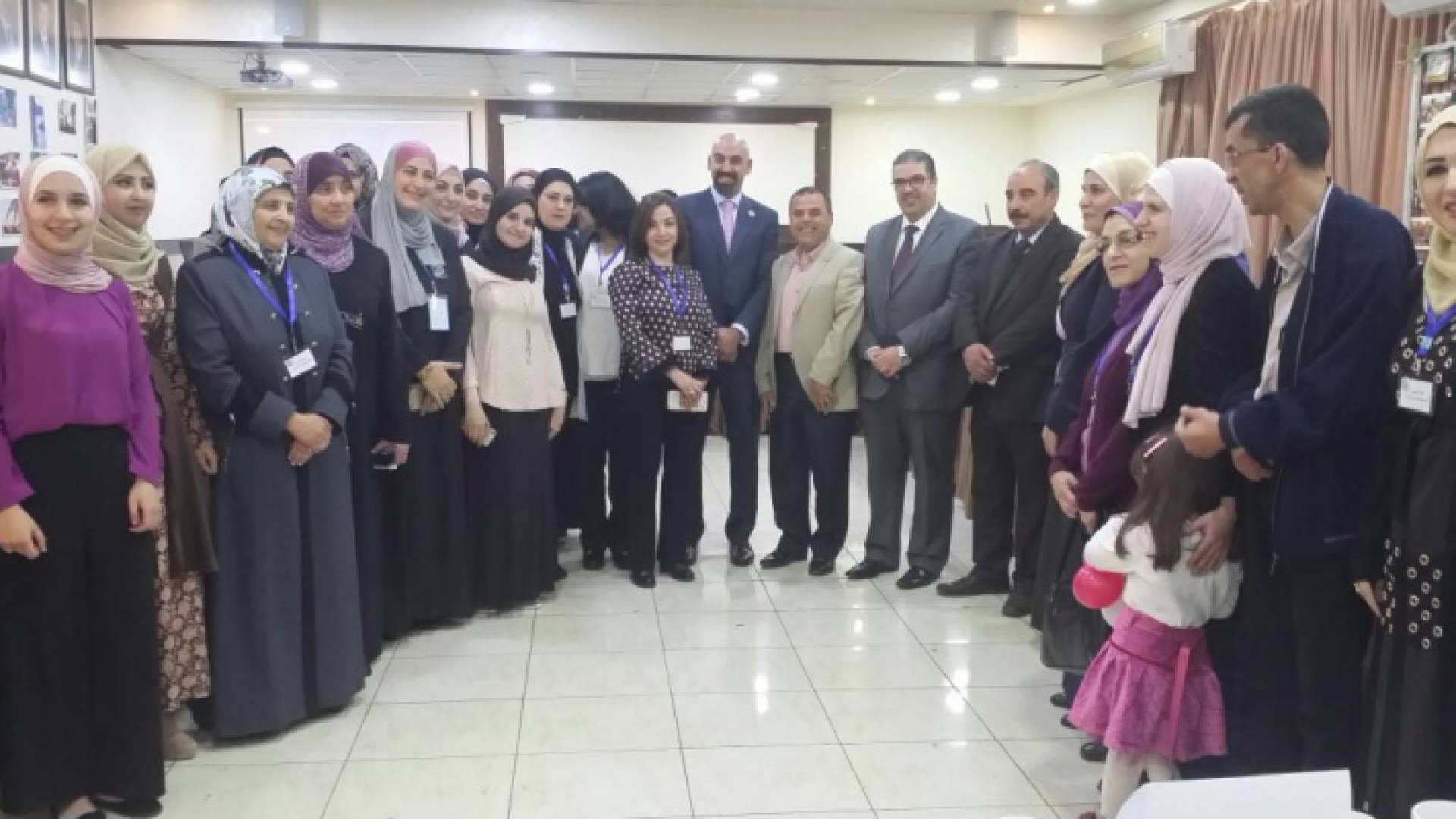 فعاليات الجلسة الحوارية ومعرض "صيدلانيات مبدعات"