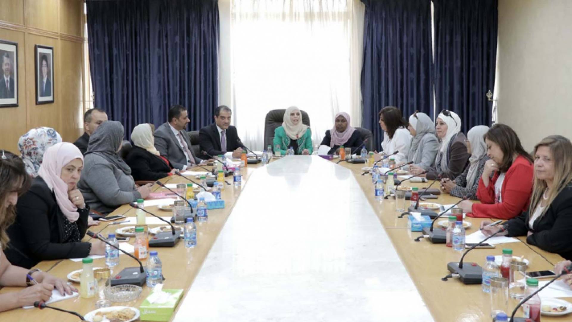 "الأسرة النيابية" تلتقي "تجمع المرأة الوطني"