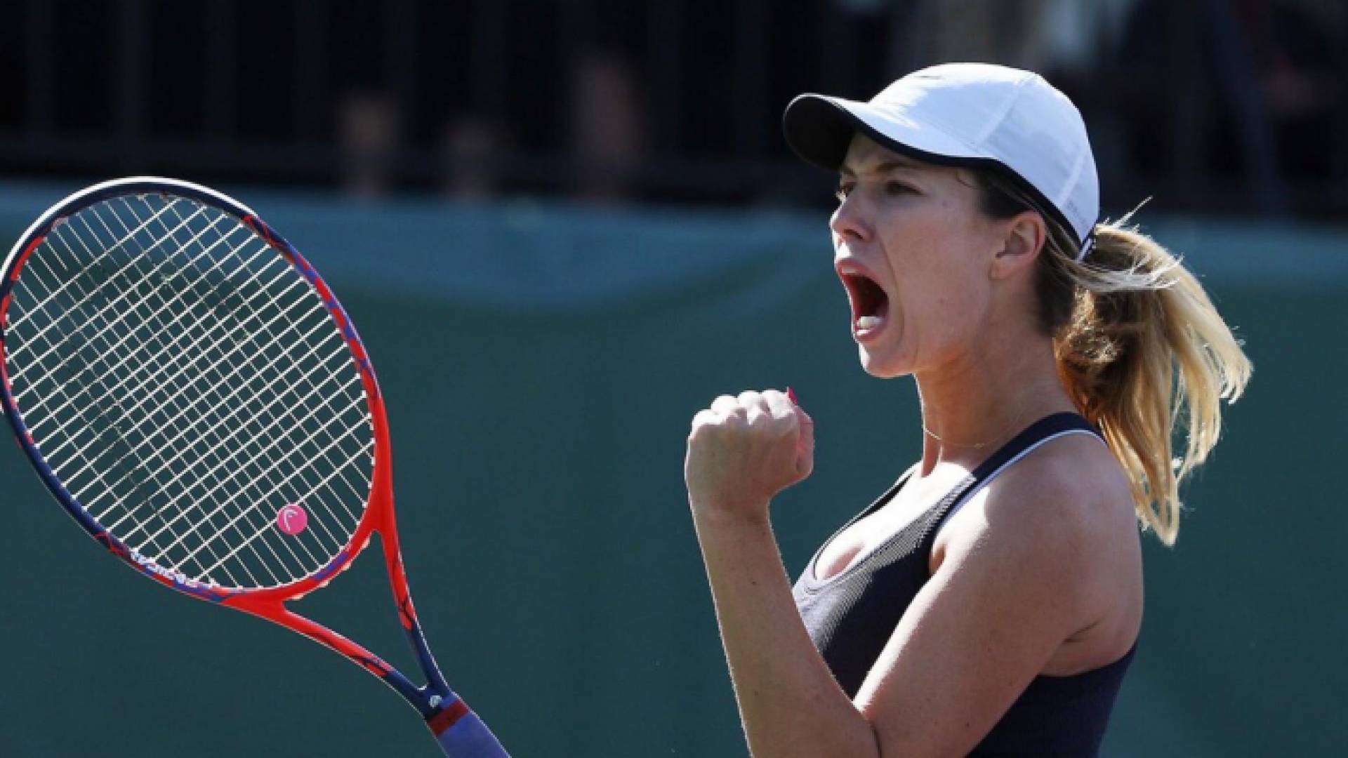 كولينز تطيح بقدوتها وتصعد لنصف نهائي ميامي للتنس