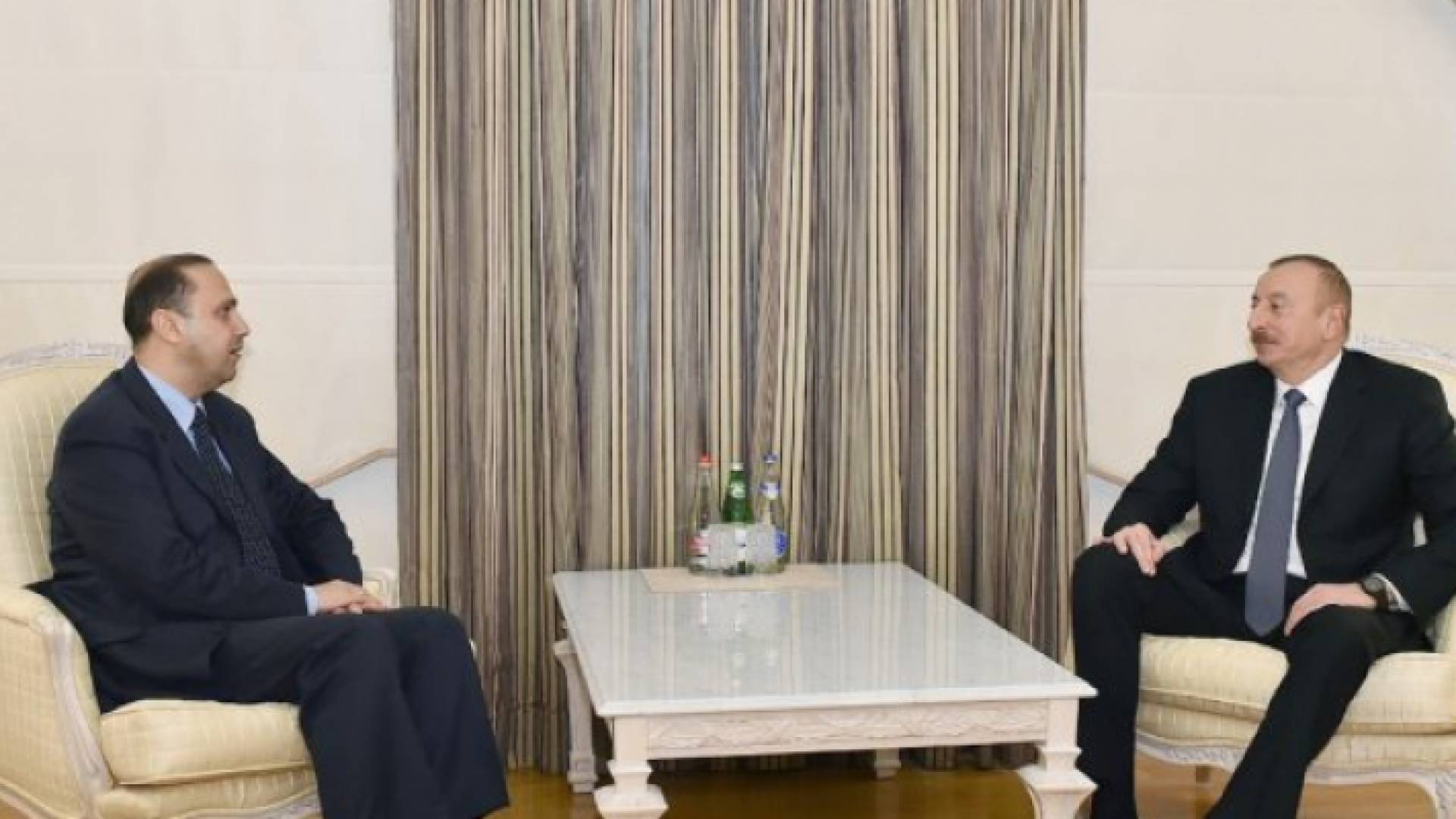 الرئيس الأذري يستقبل وزير الدولة لشؤون الإعلام