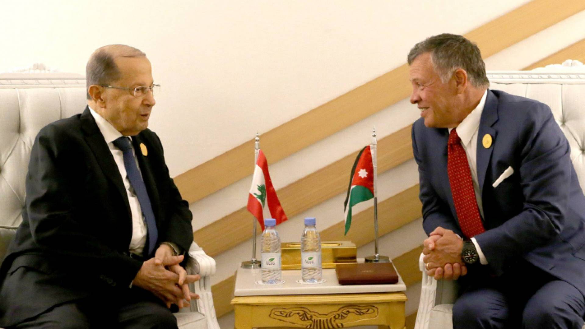 من لقاء الملك مع العماد ميشال عون