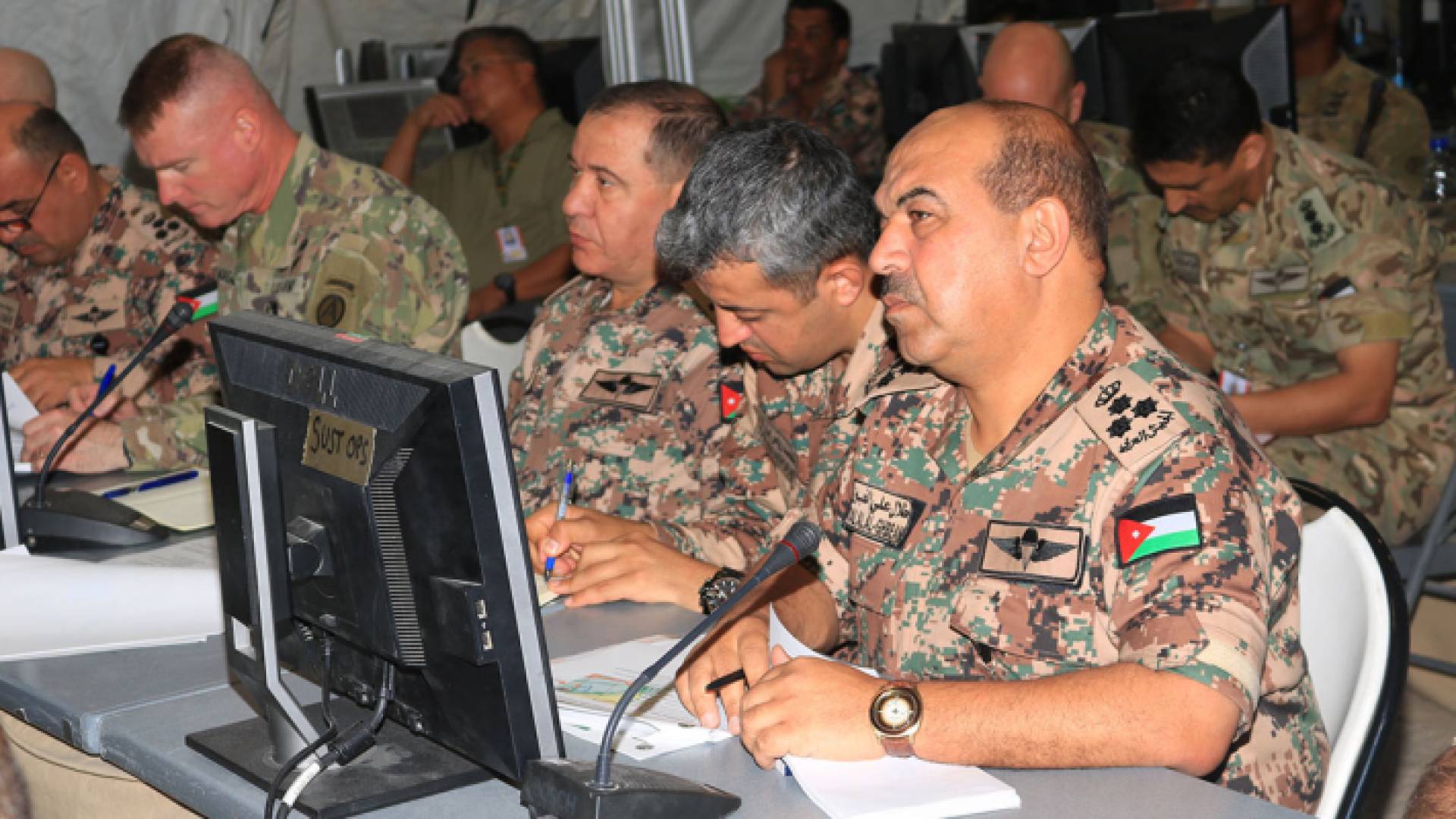 تنفيذ تمرين الأسد المتأهب يحاكي القطاعات الأرضية