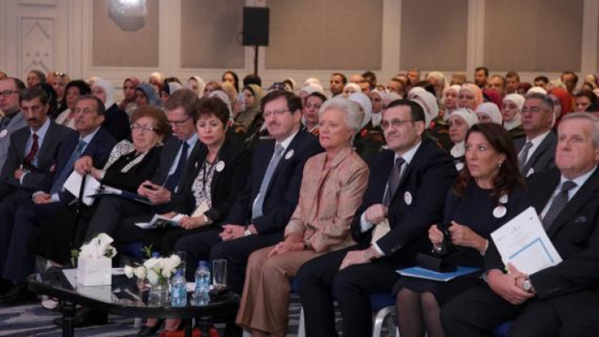 الأميرة منى ترعى انطلاق منتدى السياسات الصحية