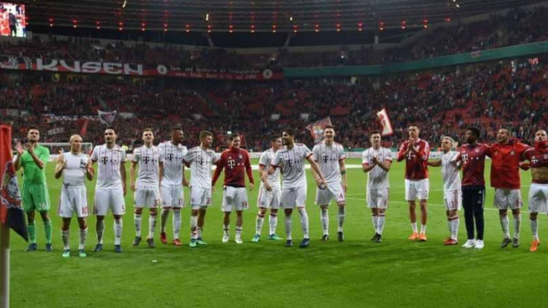 بايرن يحتفل بإنجازه التاريخي