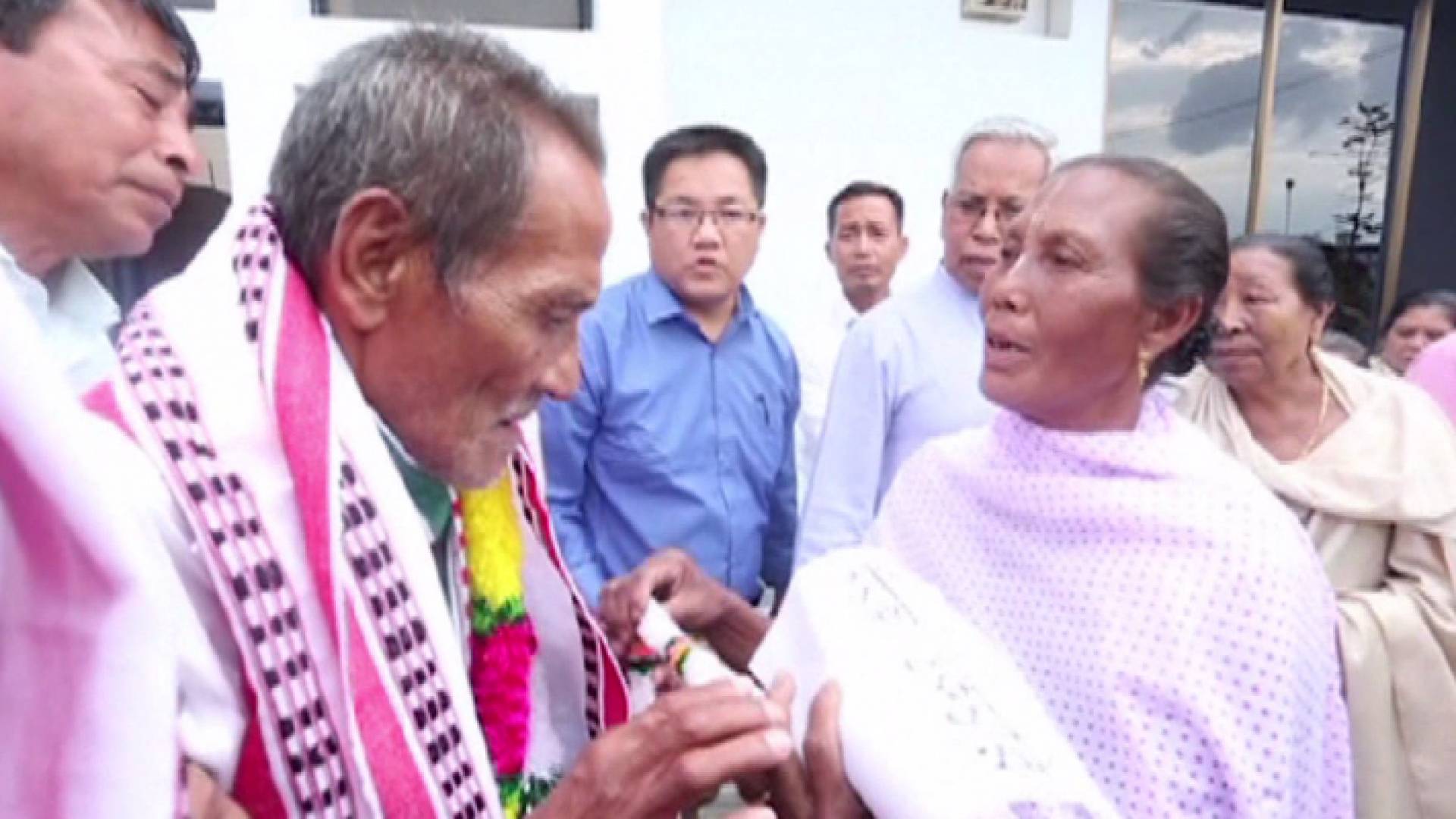 هندي يعود إلى أسرته بعد 40 عاما من الغياب