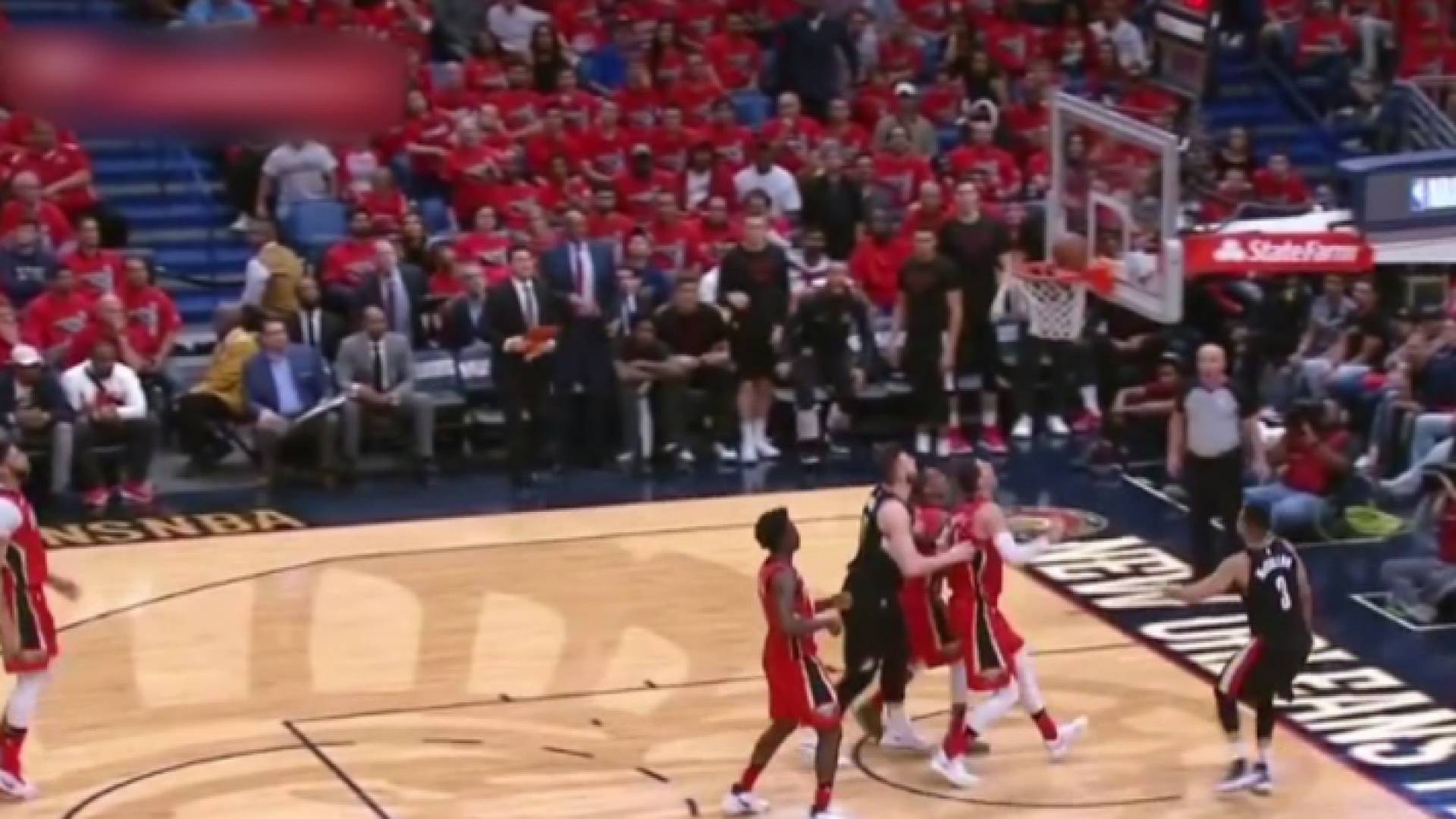 بليكانز يتقدم في الأدوار الإقصائية بدوري السلة الأمريكي