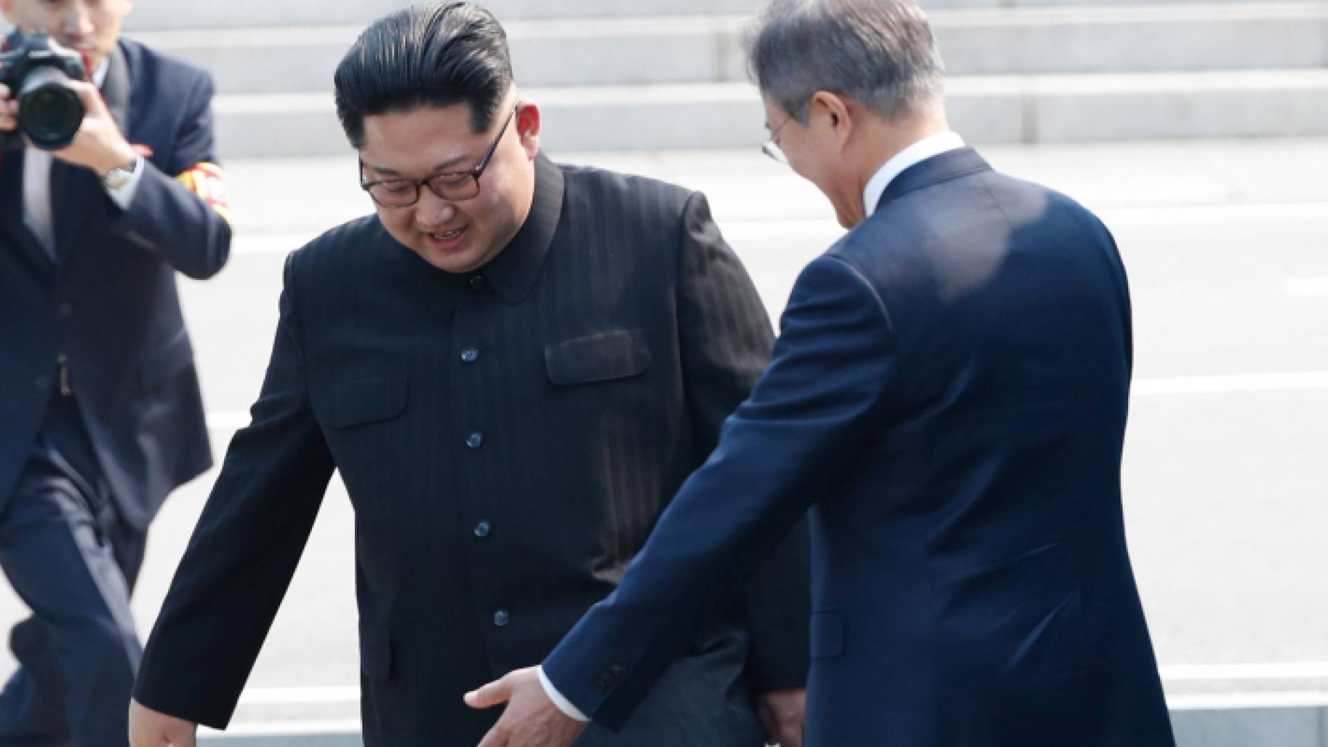 لحظة لقاء الزعيمين