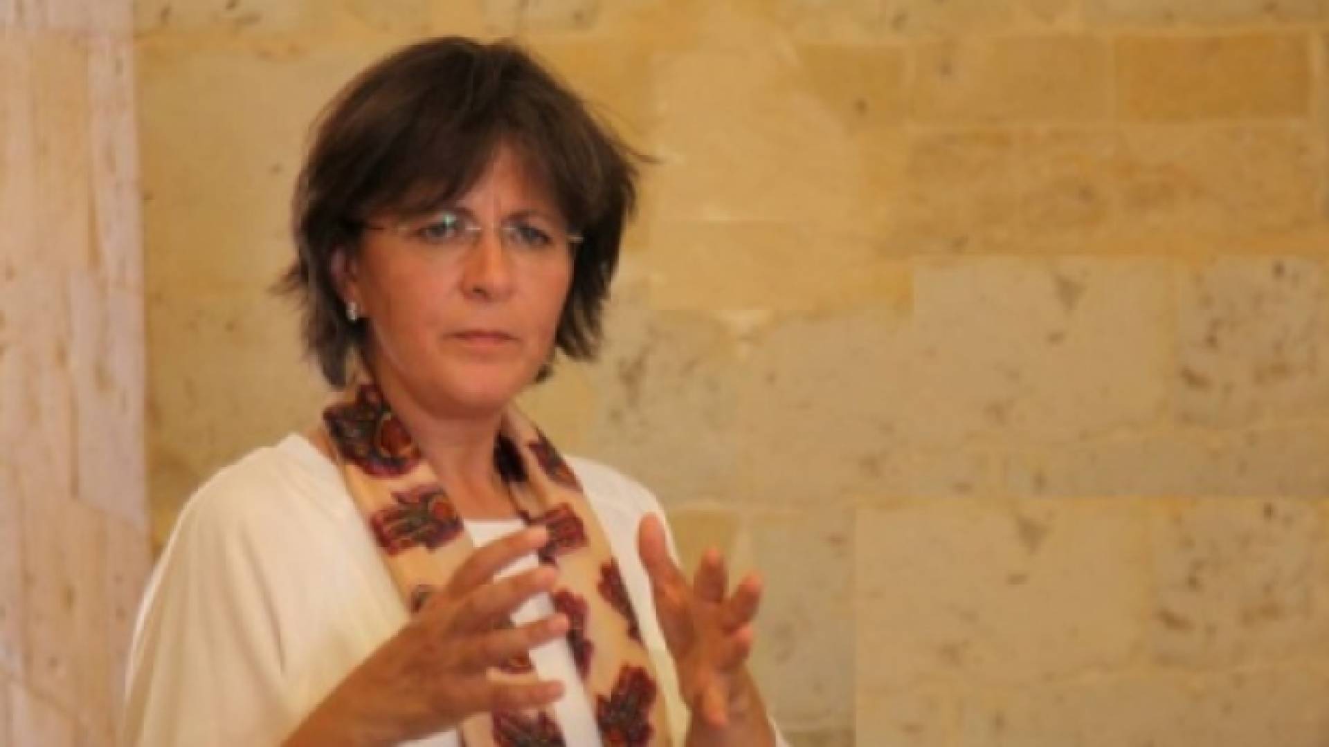 وزيرة السياحة والآثار لينا عنّاب