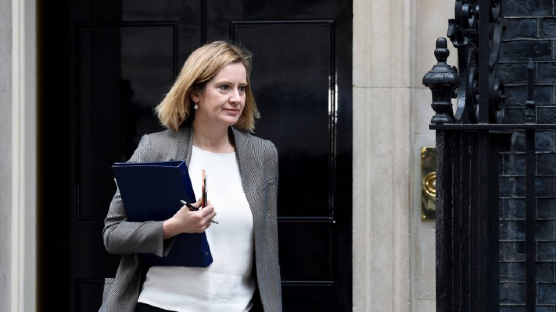 استقالة وزيرة الداخلية البريطانية امبير رود