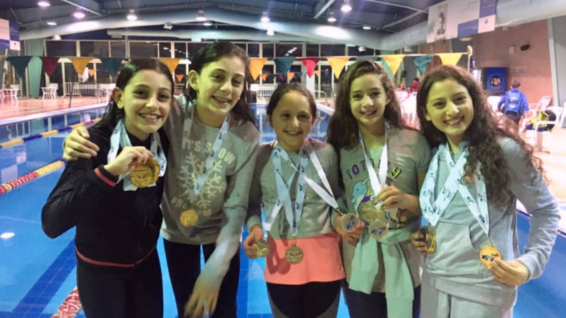 جانب من اختتام بطولة الأردن الشتوية المفتوحة للسباحة