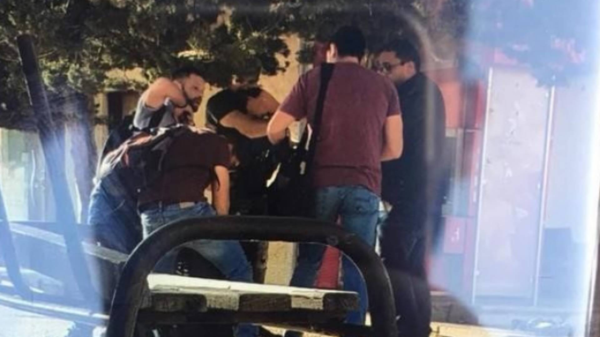 لحظة اعتقال طالب في جامعة بيرزيت