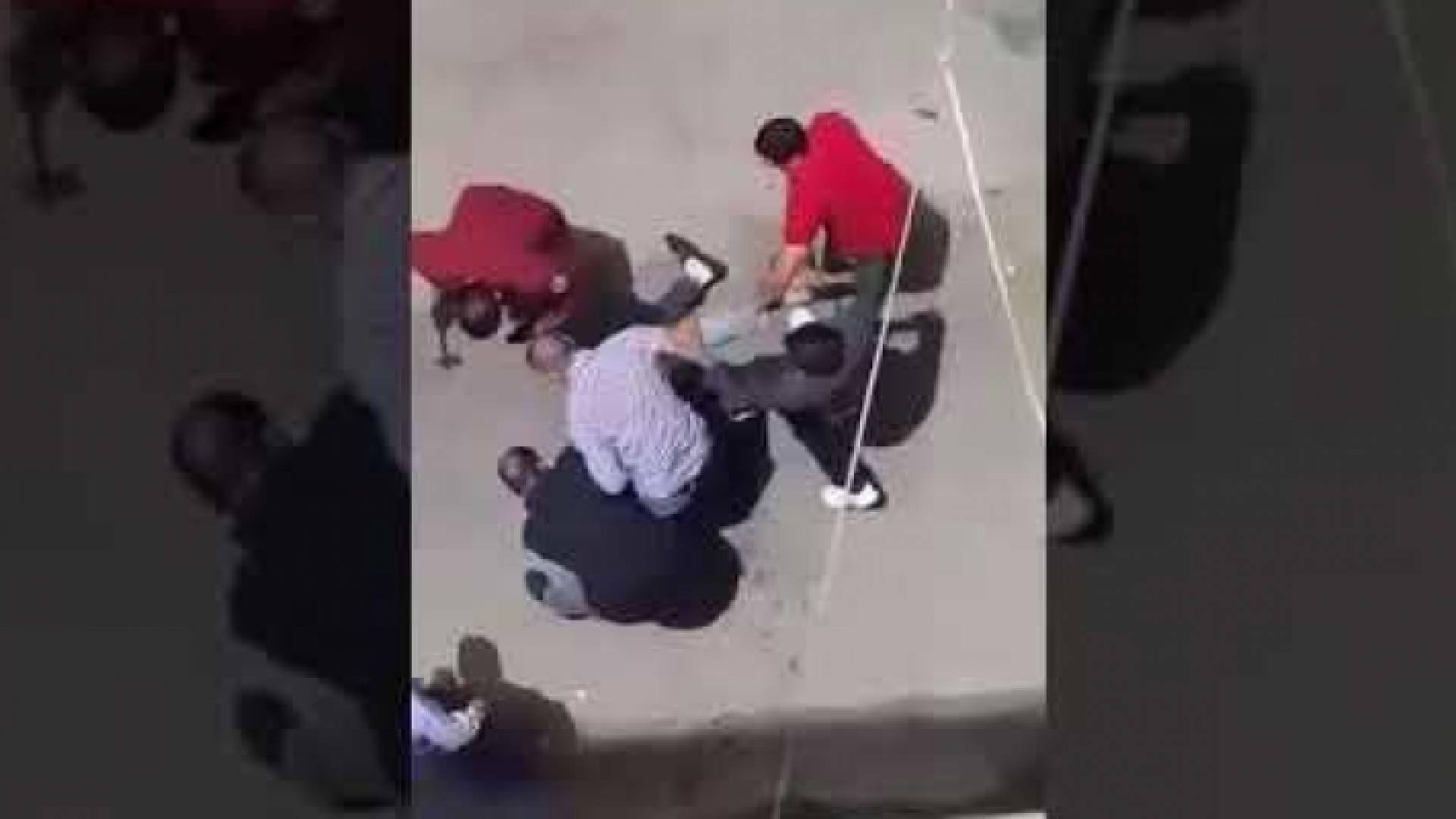 وجهاء الشوابكة يسلمون 3 مطلوبين بحادثة الاعتداء على الفايز