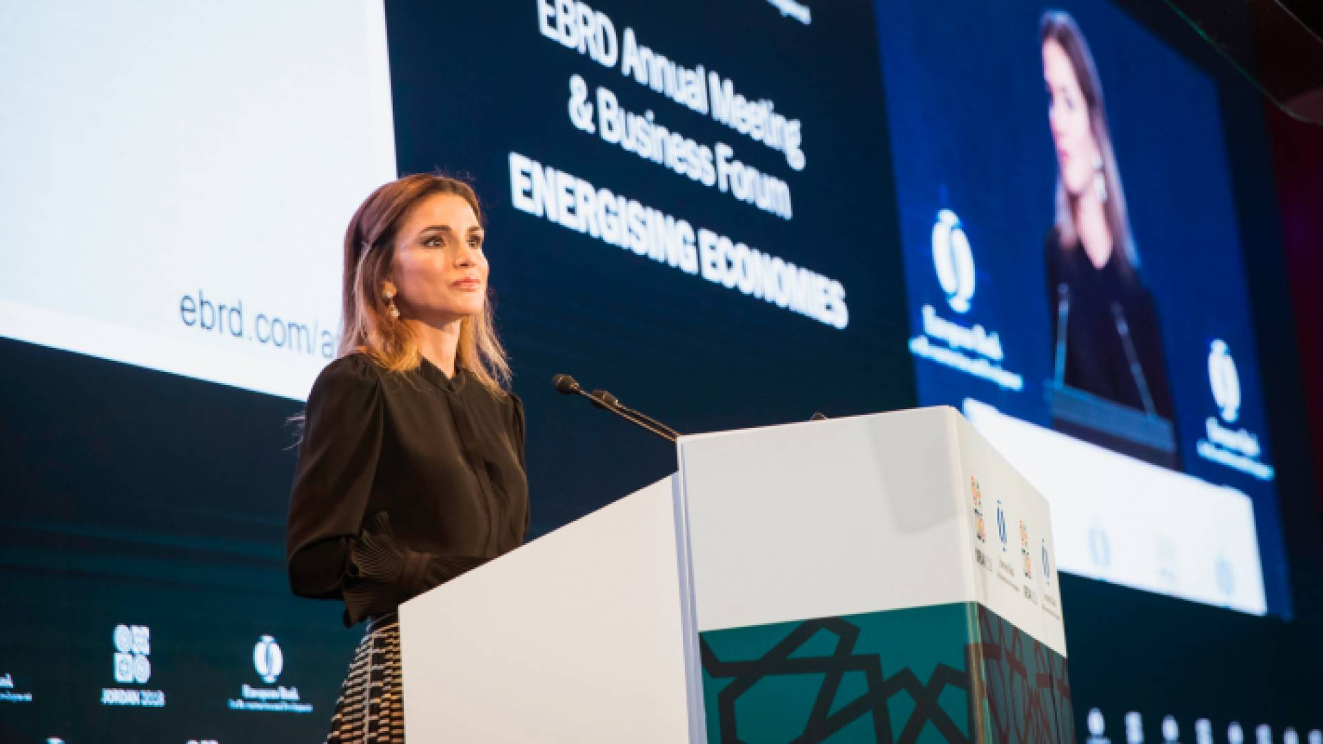 جلالة الملكة رانيا العبدالله تفتتح جلسة "مستقبل العمل" في مركز الملك الحسين للمؤتمرات