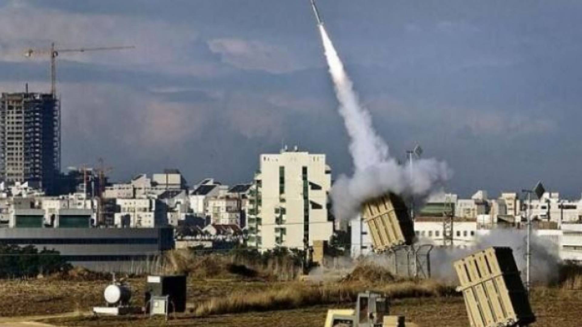 القبة الحديدية تعترض عددا من الصواريخ التي أطلقت على مواقع عسكرية للاحتلال في الجولان المحتل