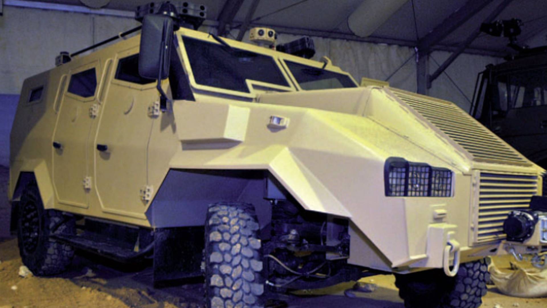 عربة "ستاليون" المدرعة