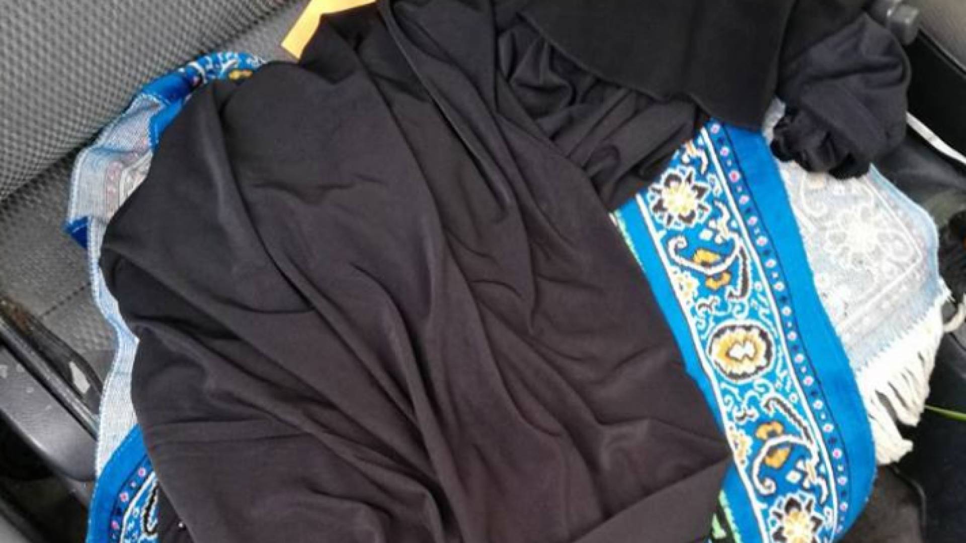 القبض على "مغترب" متخفي بـ"خمار" وسط اربد