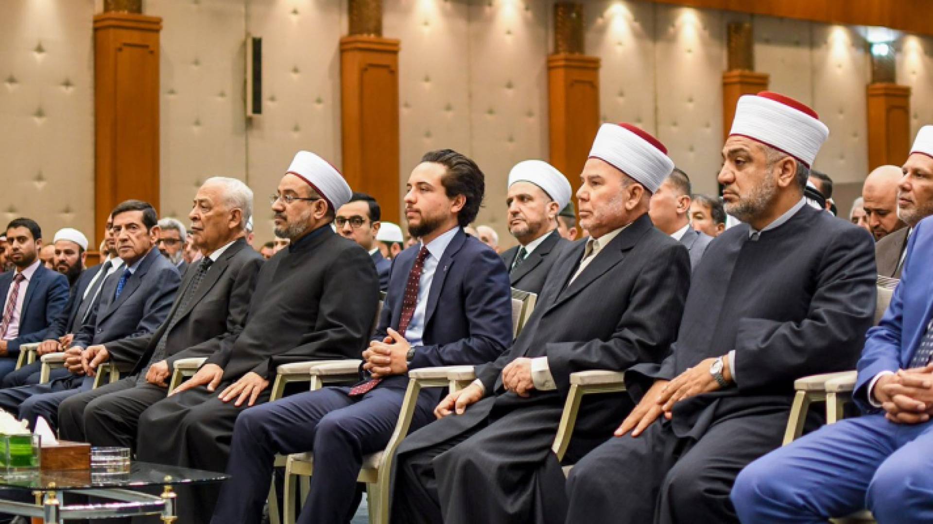 ولي العهد لدى حضوره المجلس العلمي الهاشمي