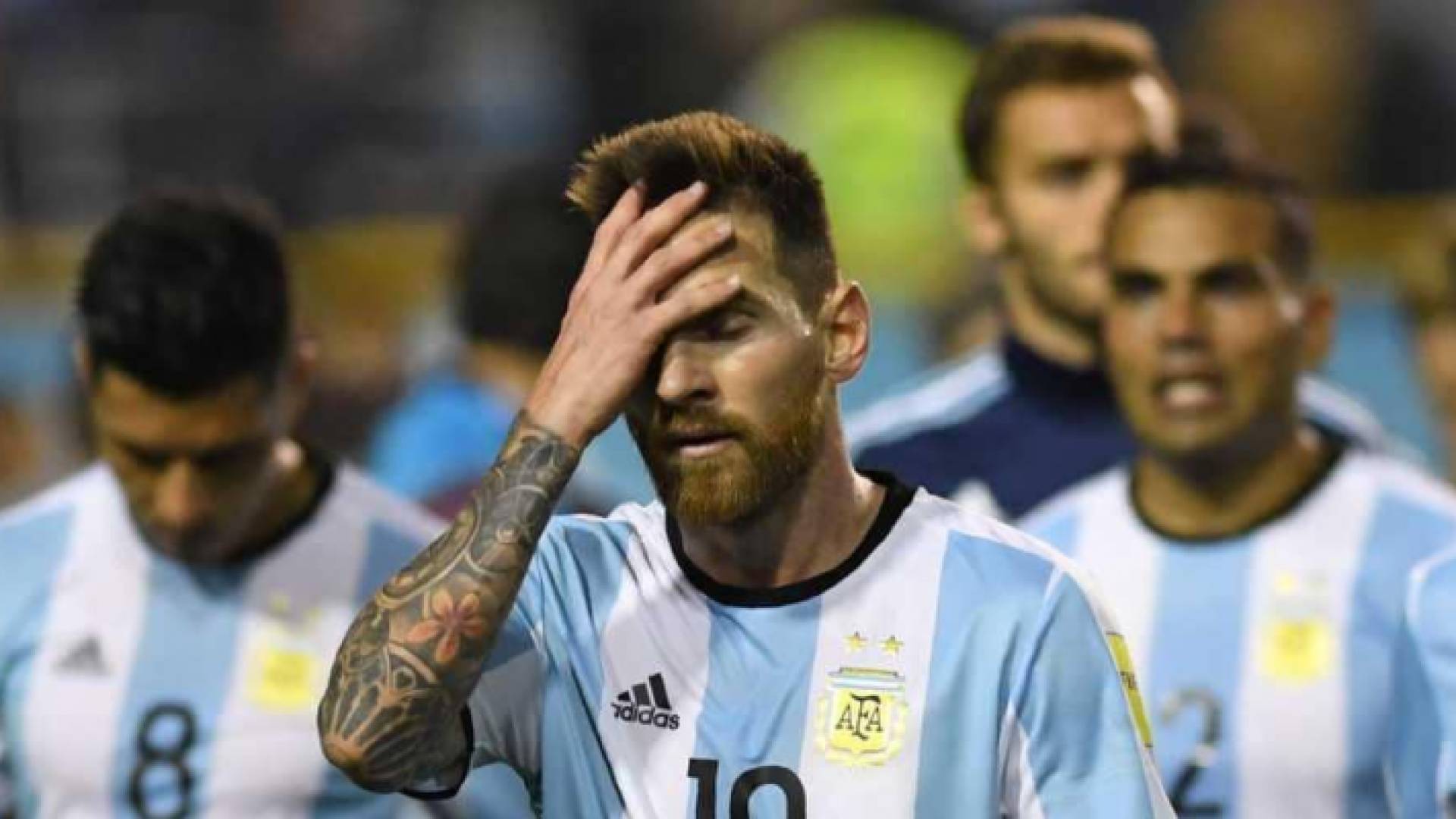 ميسي وبعض زملائه في منتخب الأرجنتين