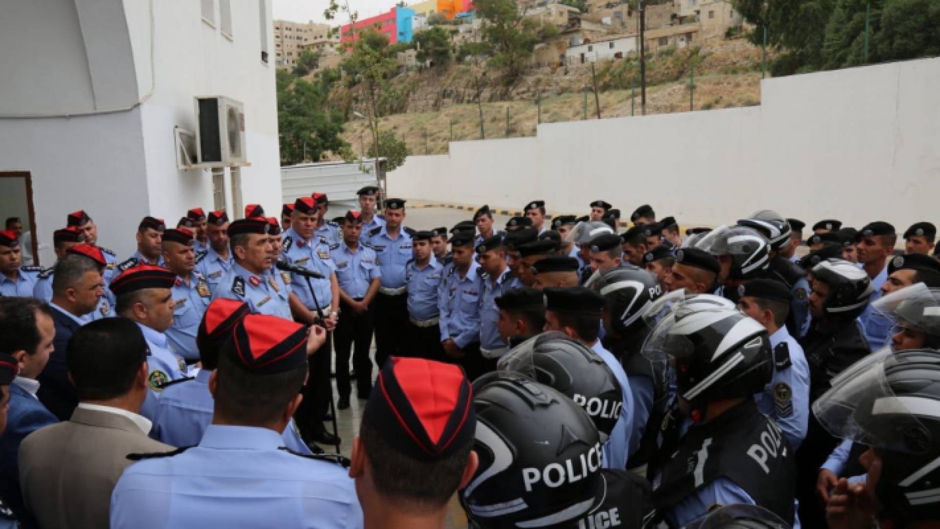 الحمود يؤكد على ضرورة تطبيق كافة الخطط المرورية الموضوعة بمرونة وفاعليه