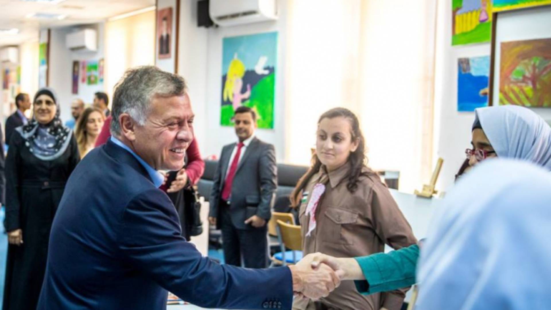 الملك والملكة يزوران أكاديمية المكفوفين في طبربور