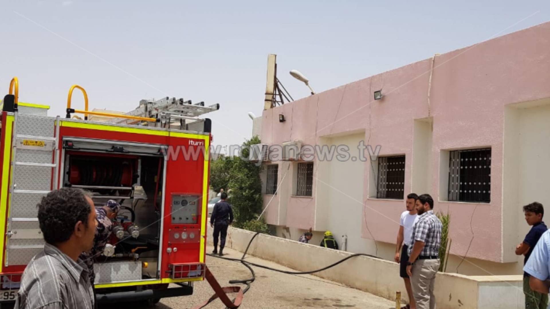 السيطرة على حريق محدود في إحد المستشفيات الخاصة بالعقبة ..صور