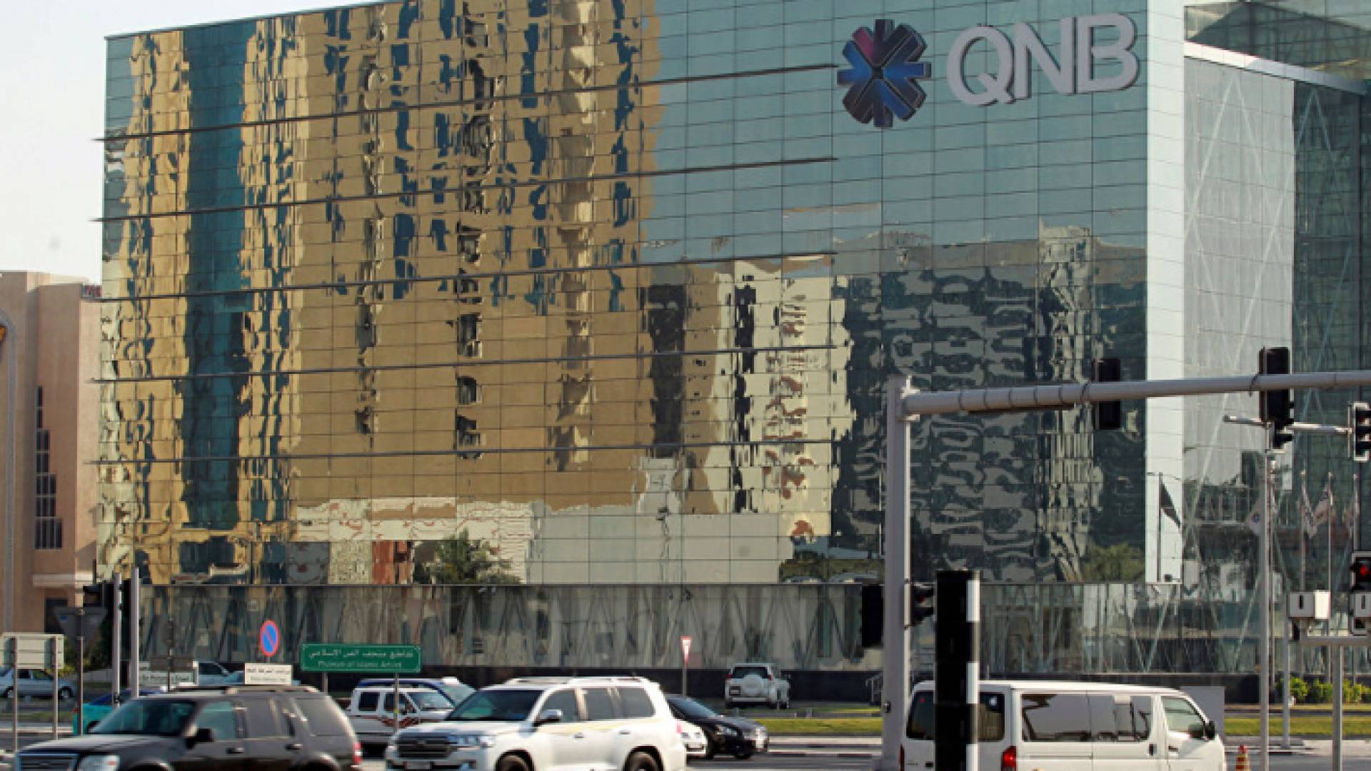 قرار جديد من قطر بشأن الوافدين