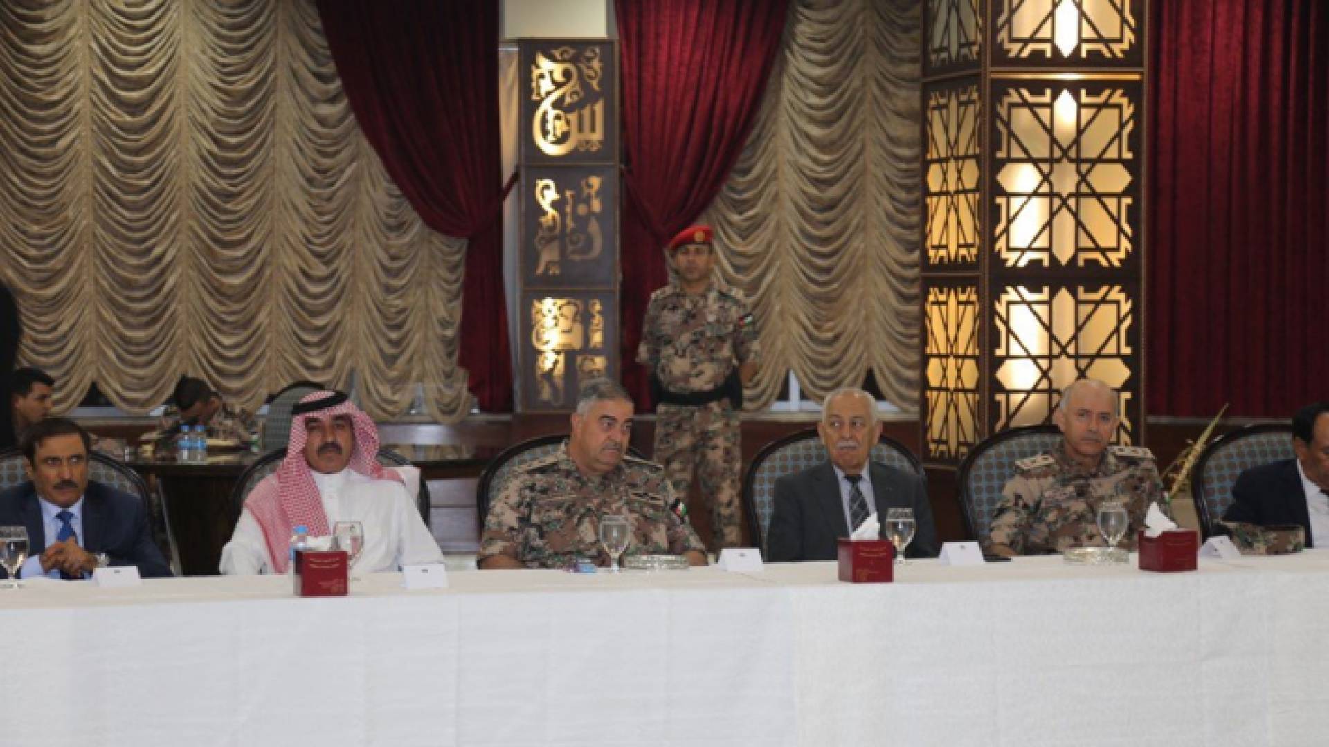 القوات المسلحة تقيم حفل افطار