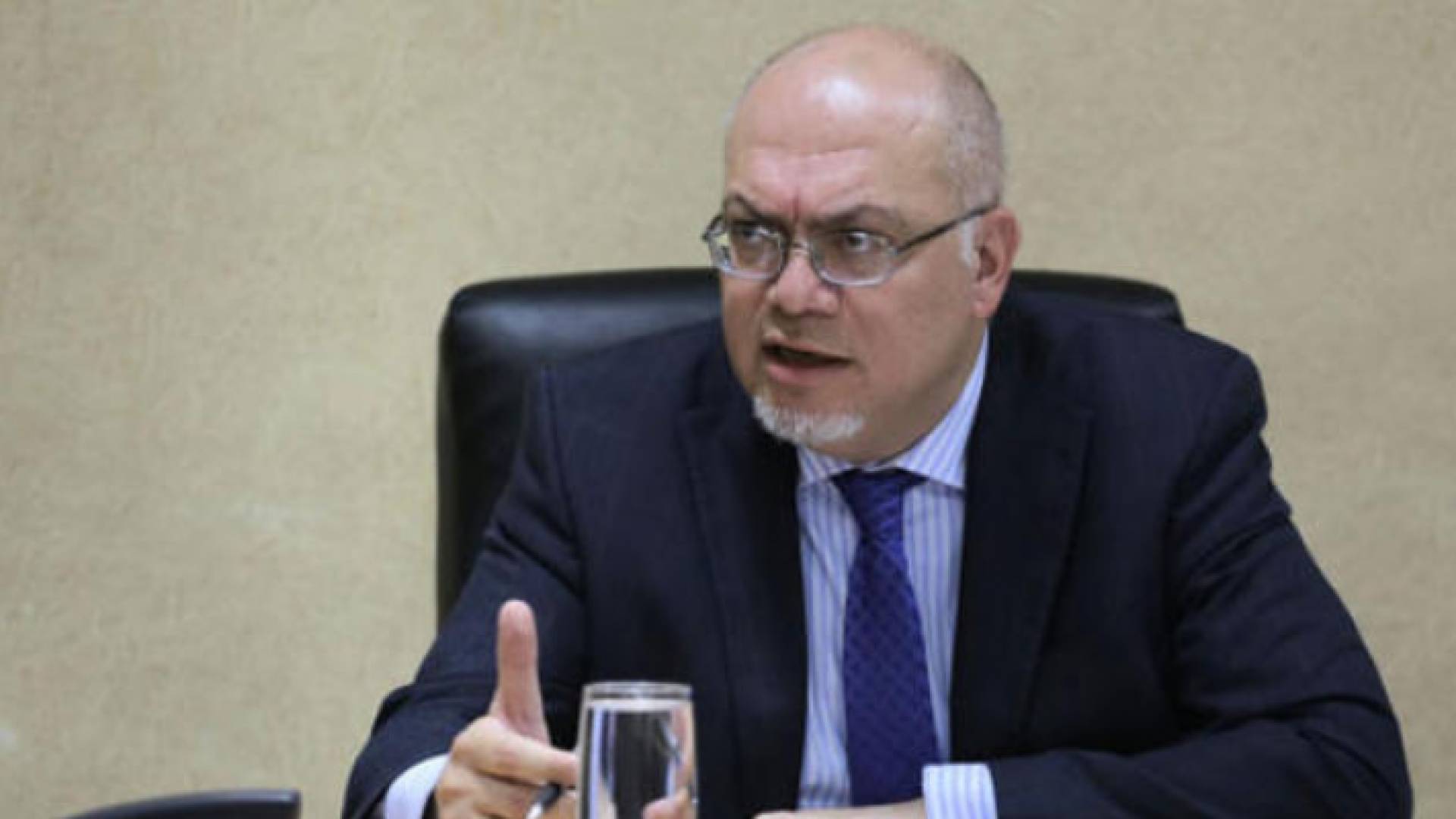 وزير الأشغال العامة والإسكان المهندس سامي هلسه