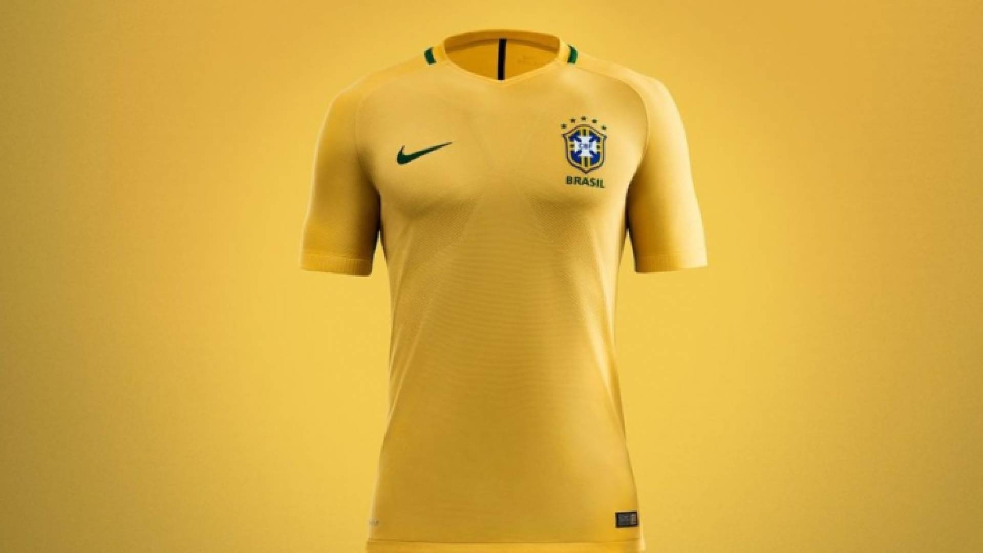 قميص منتخب البرازيل