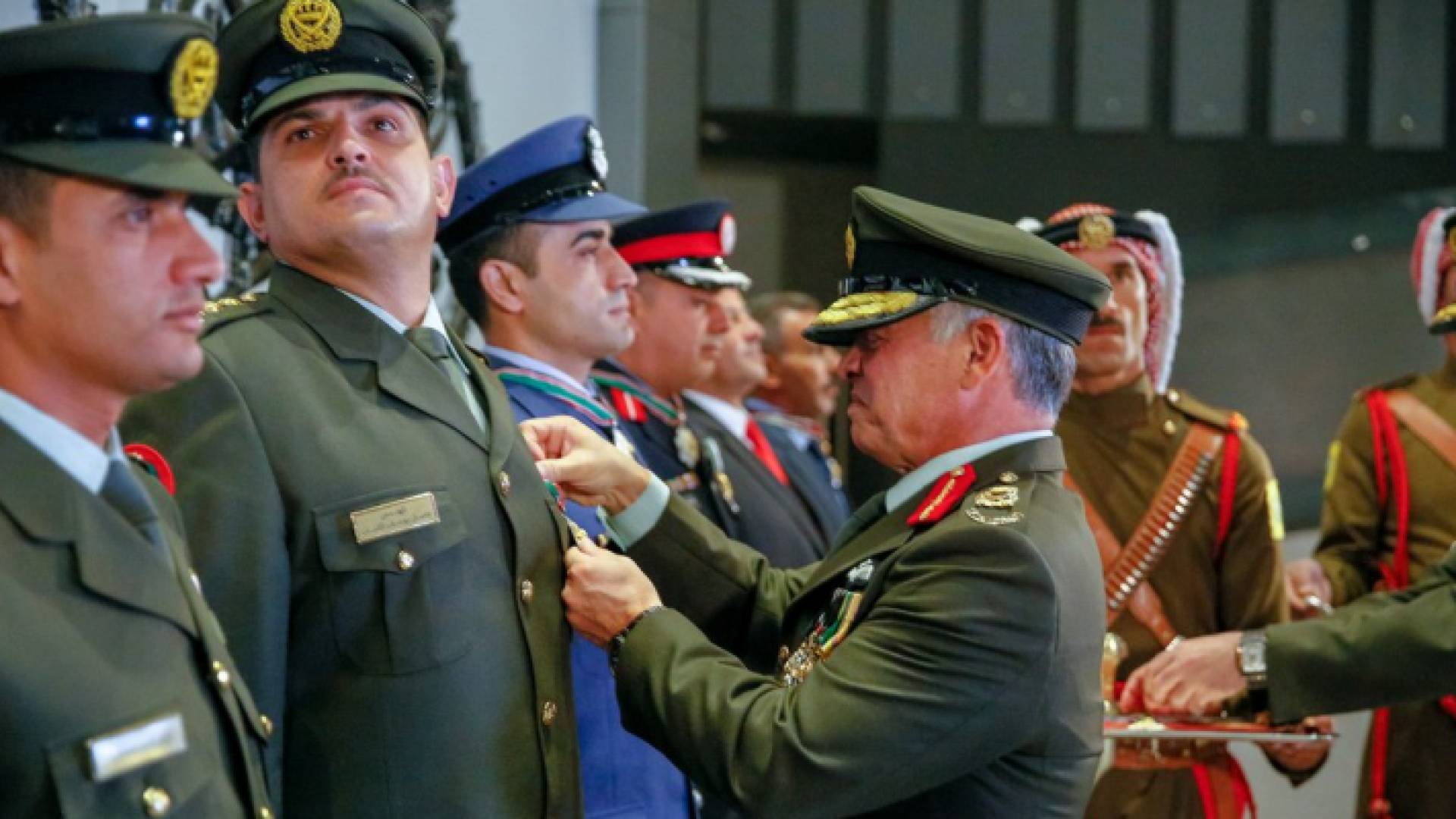 الملك يرعى حفل تسليم الأوسمة العسكرية