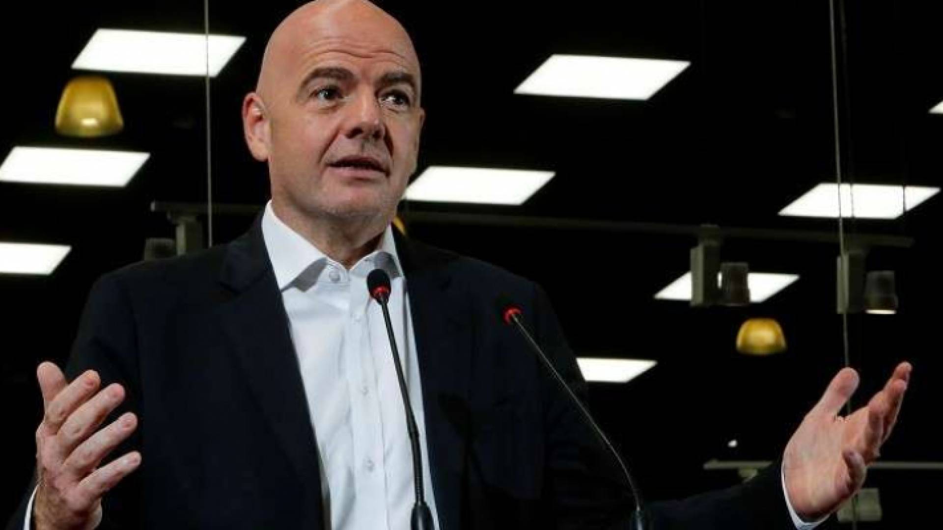 رئيس الاتحاد الدولي لكرة القدم جياني إنفانتينو