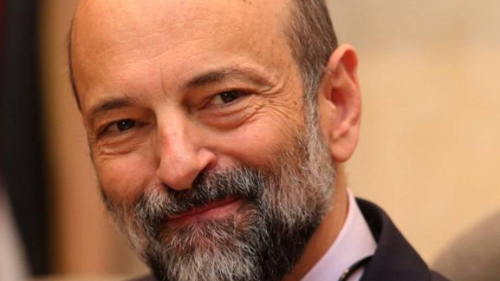 الرزاز يهنئ الأردنيين بعيد الفطر