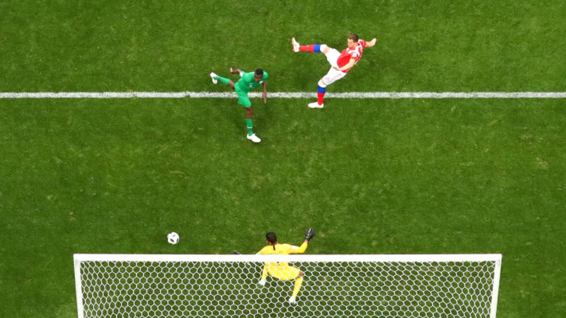 من مبارة السعودية وروسيا