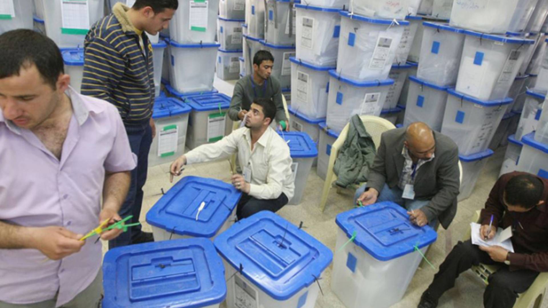 "المحكمة الاتحادية" تقرر إعادة فرز الأصوات يدويا