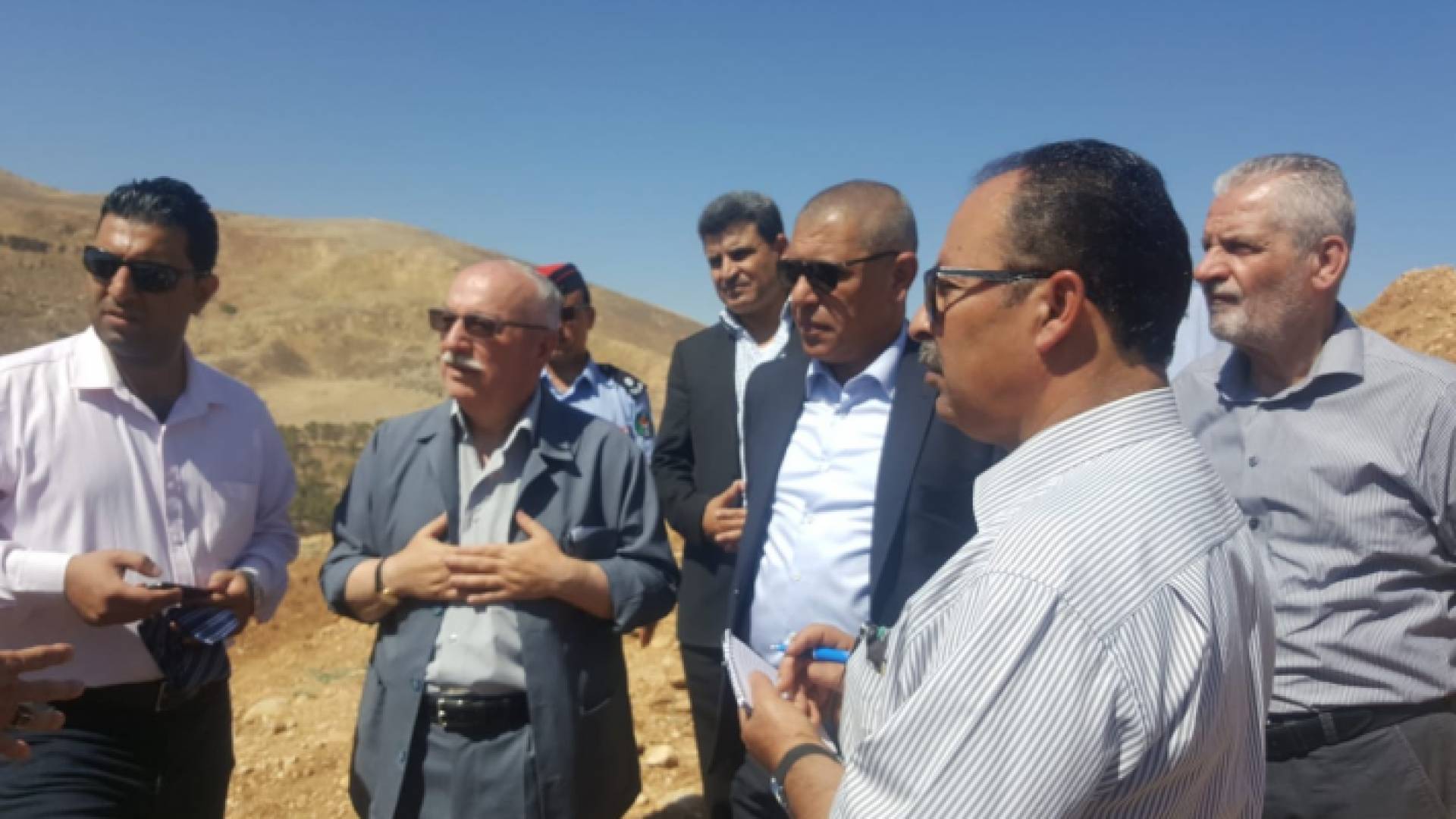 وزير يتفقد موقع الانهيار على طريق جرش عمان