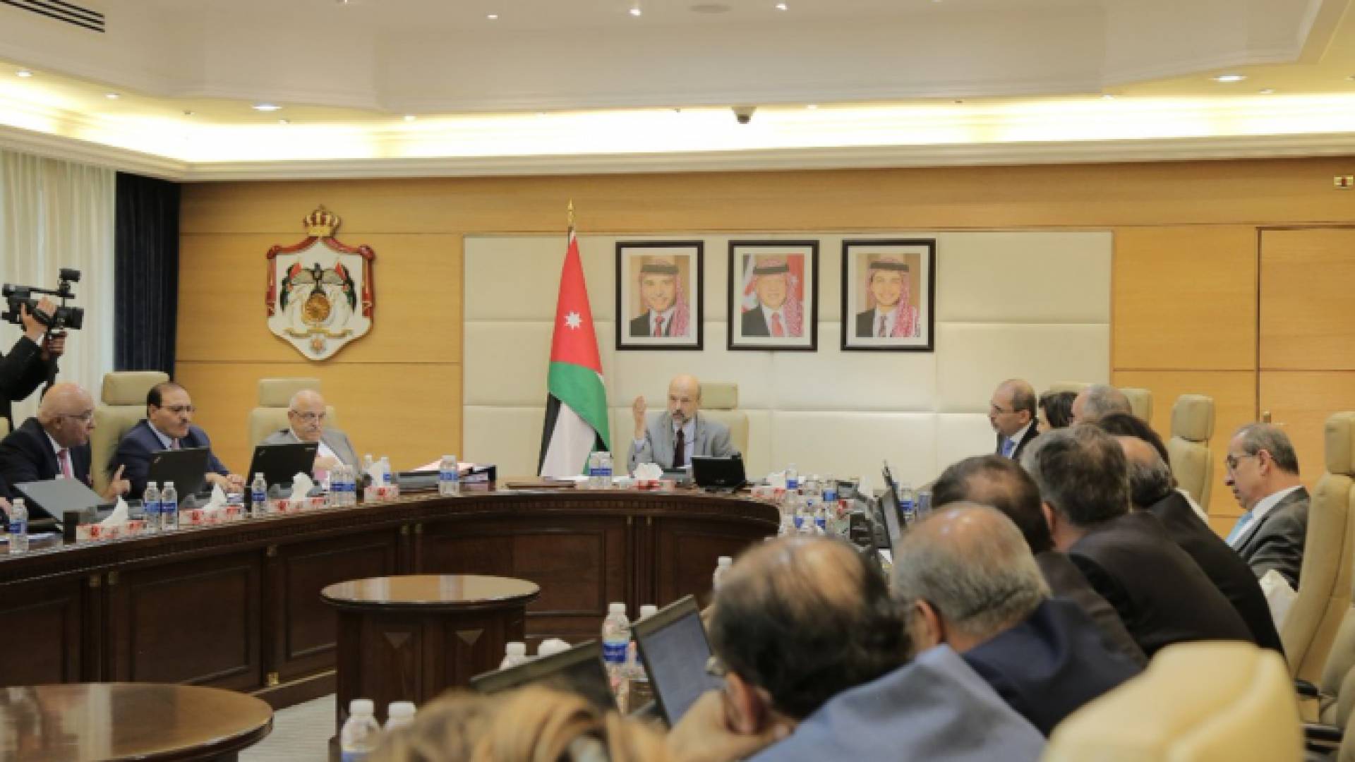 جانب من جلسة مجلس الوزراء الاثنين