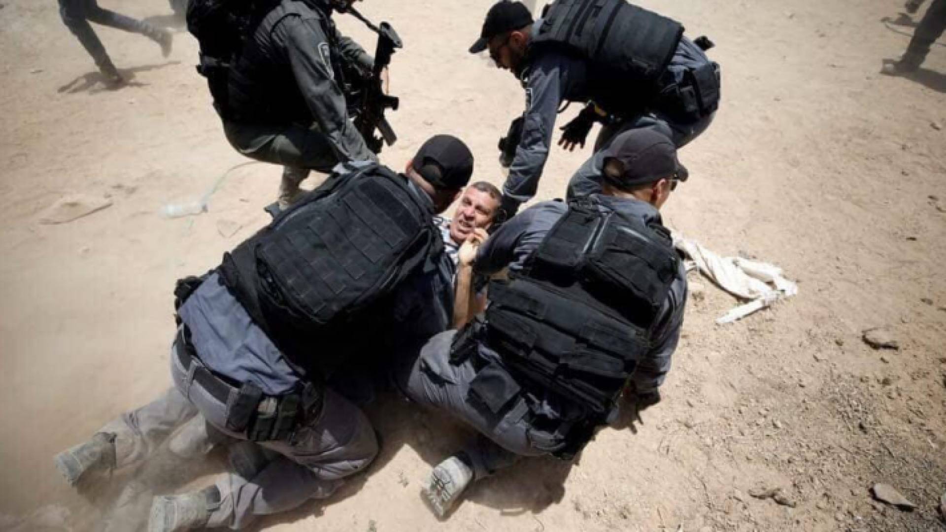 الاحتلال يقرر هدم الخان الاحمر