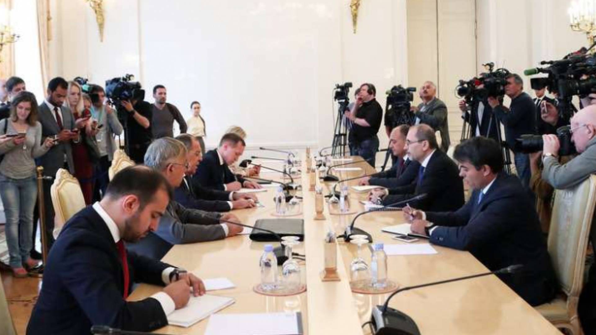 جانب من لقاء الصفدي مع لافروف