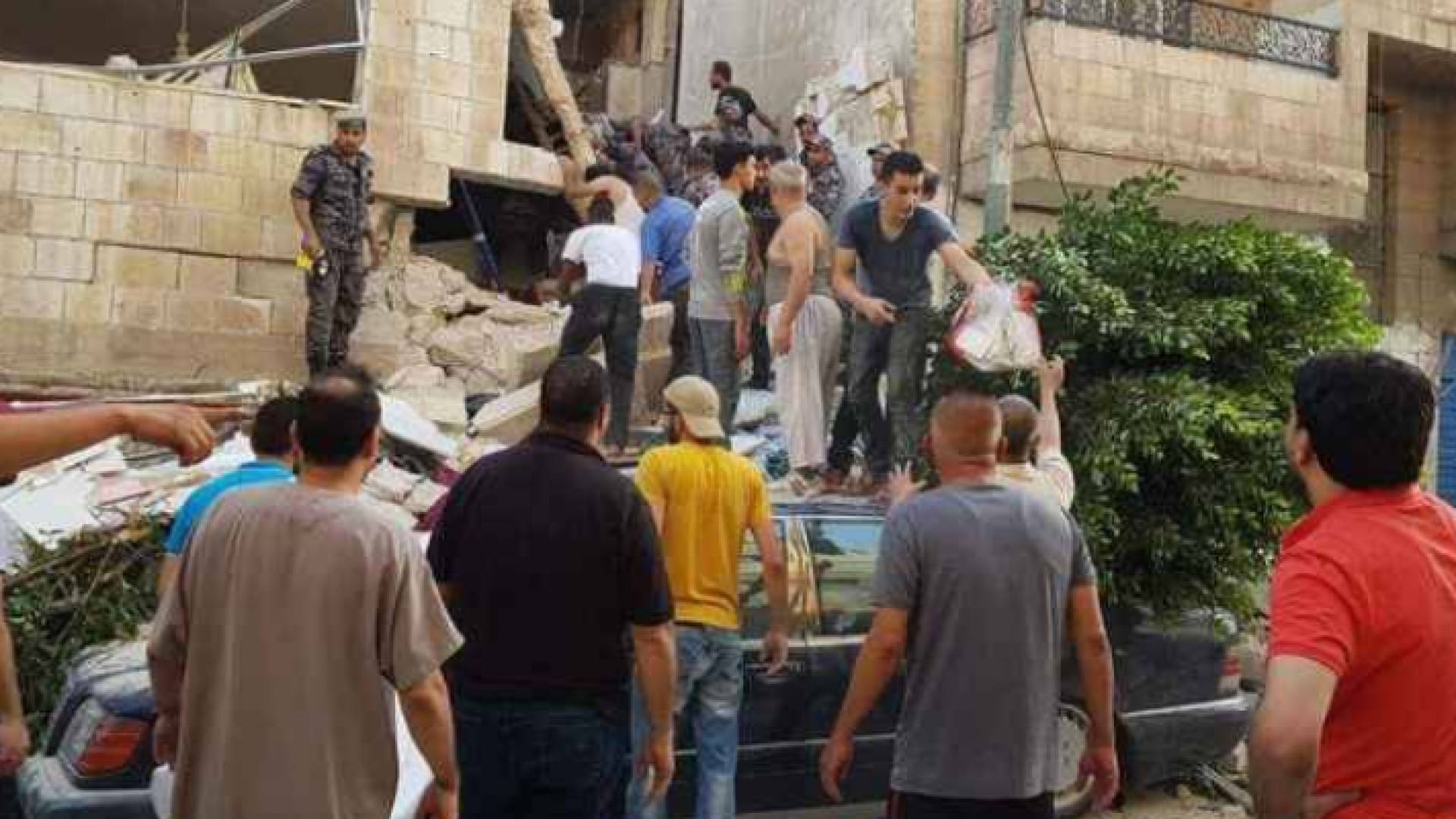 من حادثة انهيار عمارة في الزرقاء